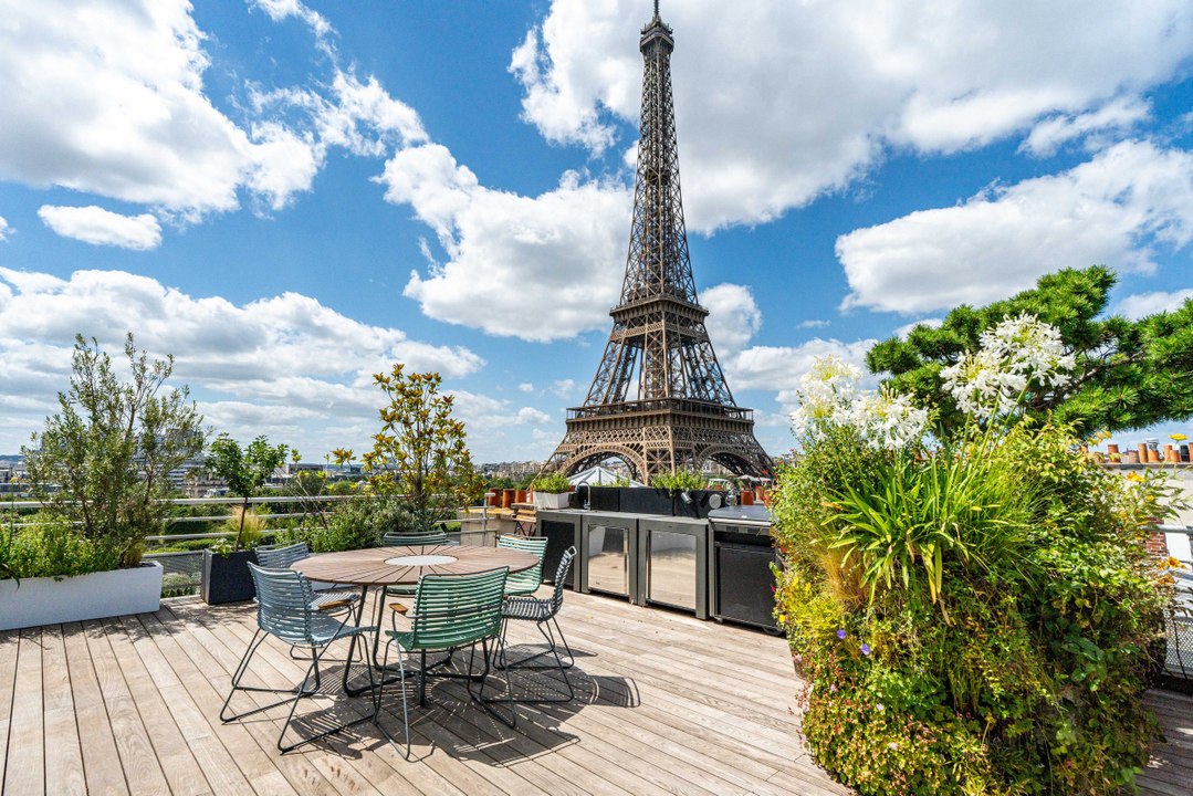 Vivre dans un STUDIO à PARIS...
