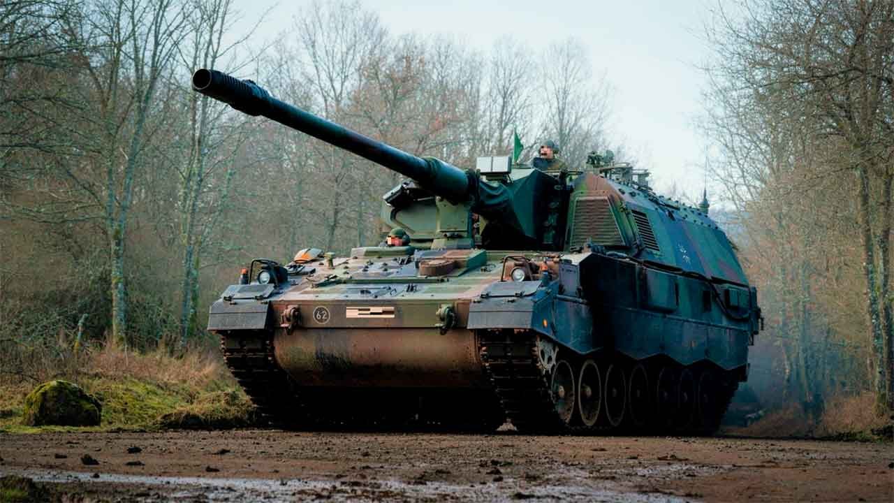 ビデオ：ウクライナ第43砲兵旅団のPzH 2000が侵略者に対して作戦行動中