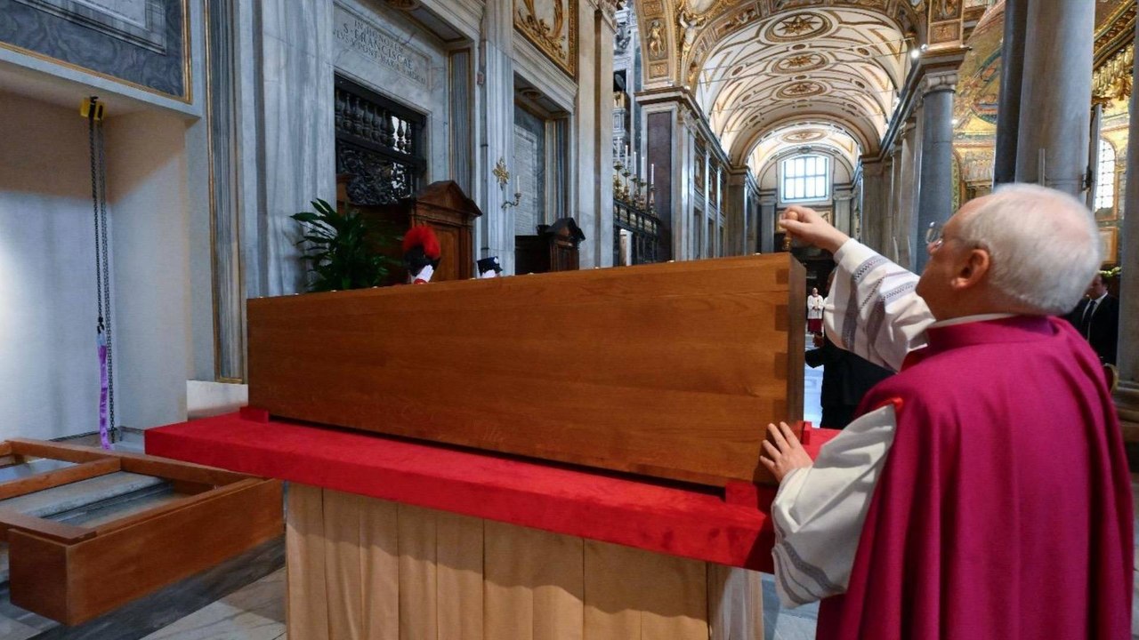 El último adiós a Francisco