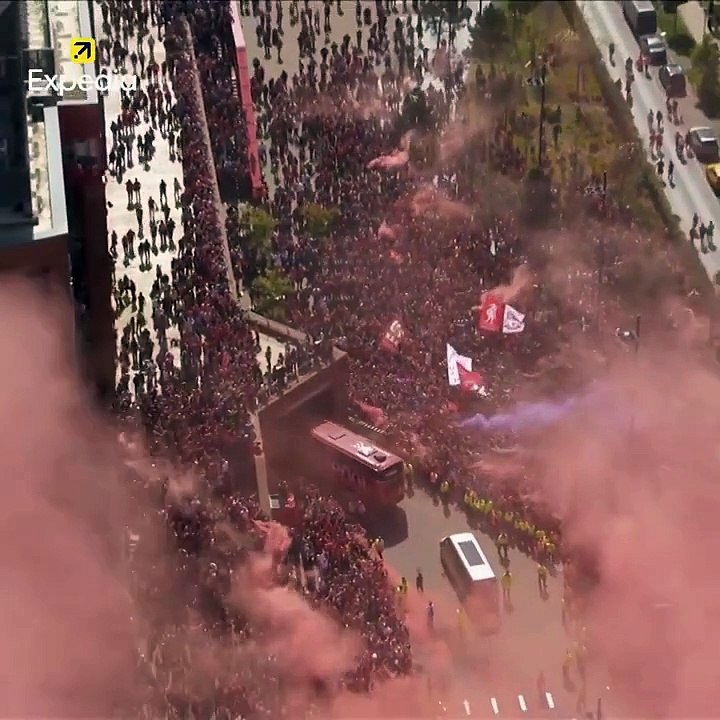 Chegada do Liverpool ao estádio