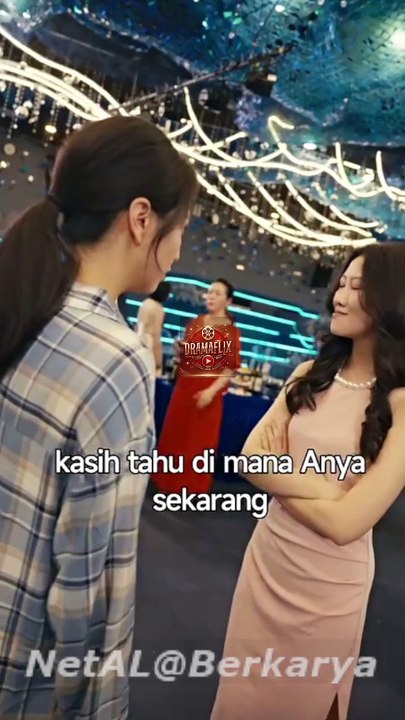 JENDRAL WANITA DARI ISTANA BAYANGAN