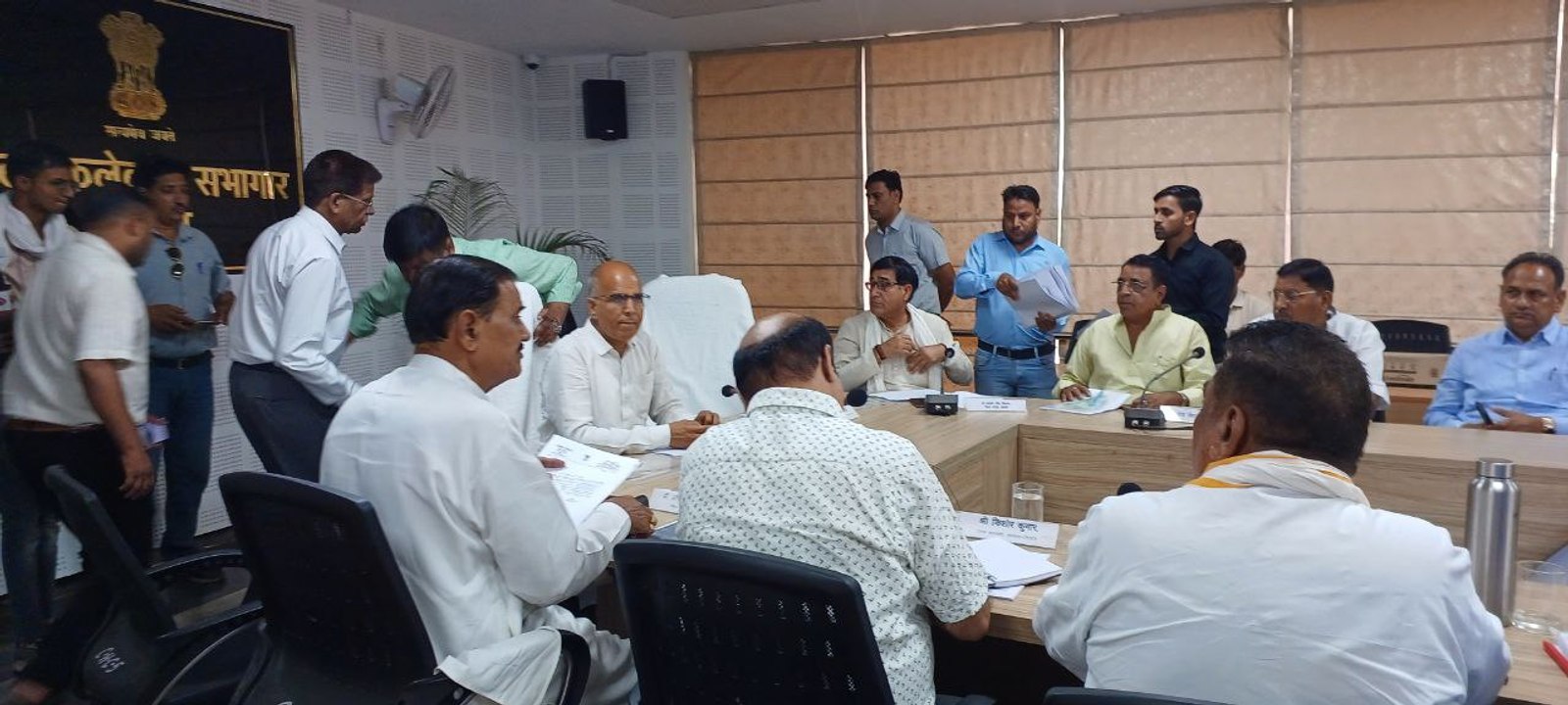 पेयजल योजनाओं के संबंध में  बैठक