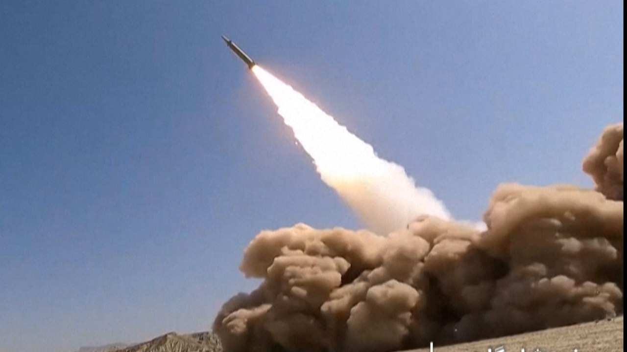 L'Iran dévoile un nouveau missile balistique d'une portée de 1 200 km
