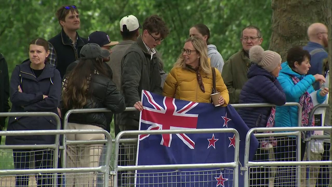 Crowds gather in London streets to mark VE Day