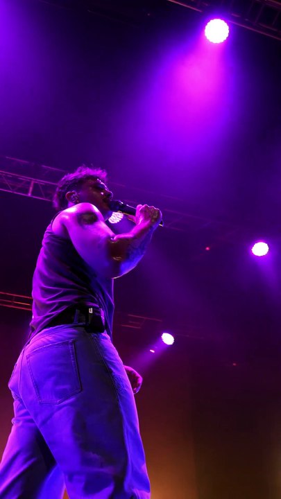 Olly, bagno di folla alla prima data del tour