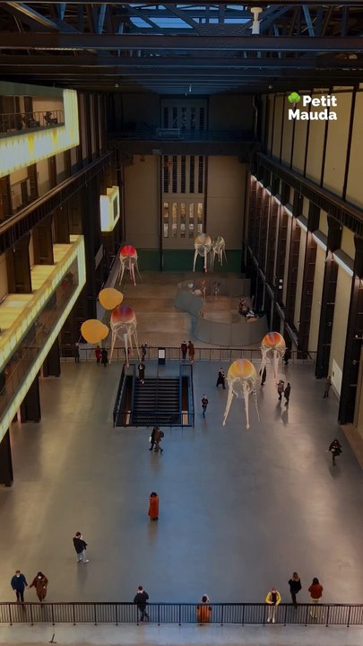 🖼️ 3 expos GRATUITES à Paris 👁️📍 Pavillon Carré de Baudouin – Megalomelancholia📍 Parc de la Villette – 100% L’Expo📍 Lafayette Anticipations – As Above So Below de Mark Leckey©️ Crédit : Petit Mauda / Images : Tate Modern