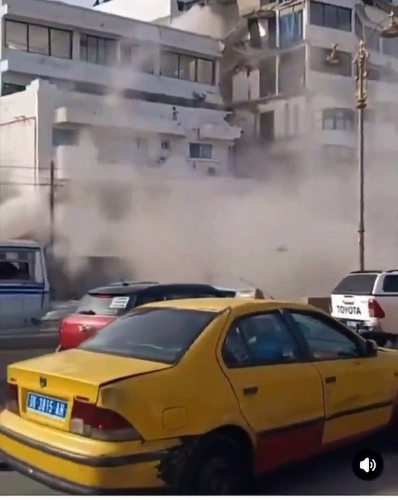 Panique à Ngor : un immeuble s’écroule, plusieurs personnes prises au piège