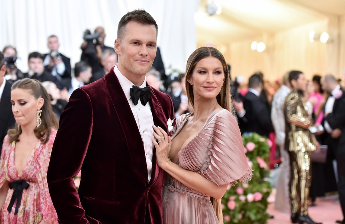 Tom Brady admite que piadas sobre divórcio foram dolorosas para os filhos: ‘Não faria de novo’