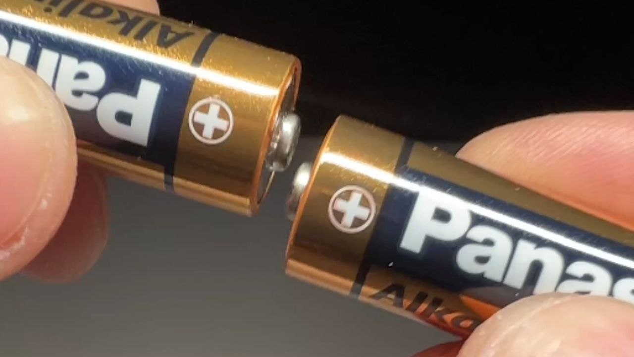 Mini battery-powered welder that’s ideal for welding nickel strips and thin metal projects