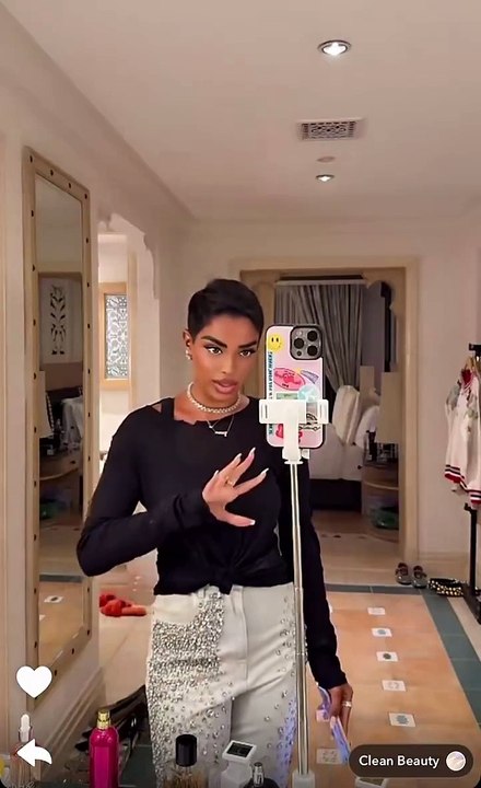 شهد ليو تتحدث عن بنطلونها الجينز