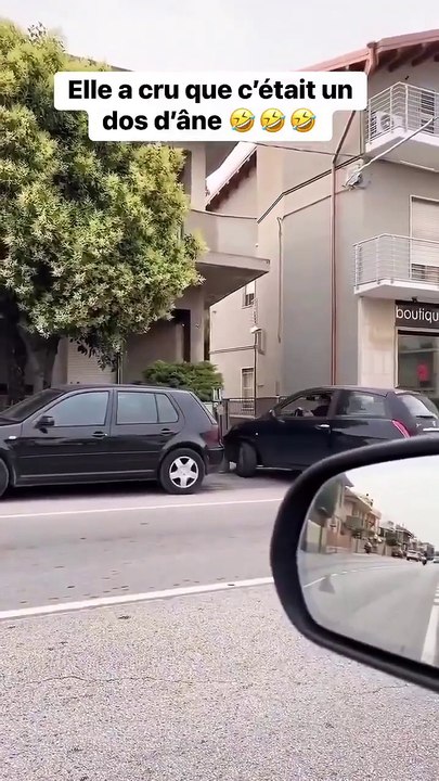 Il massacre son embrayage devant chez lui