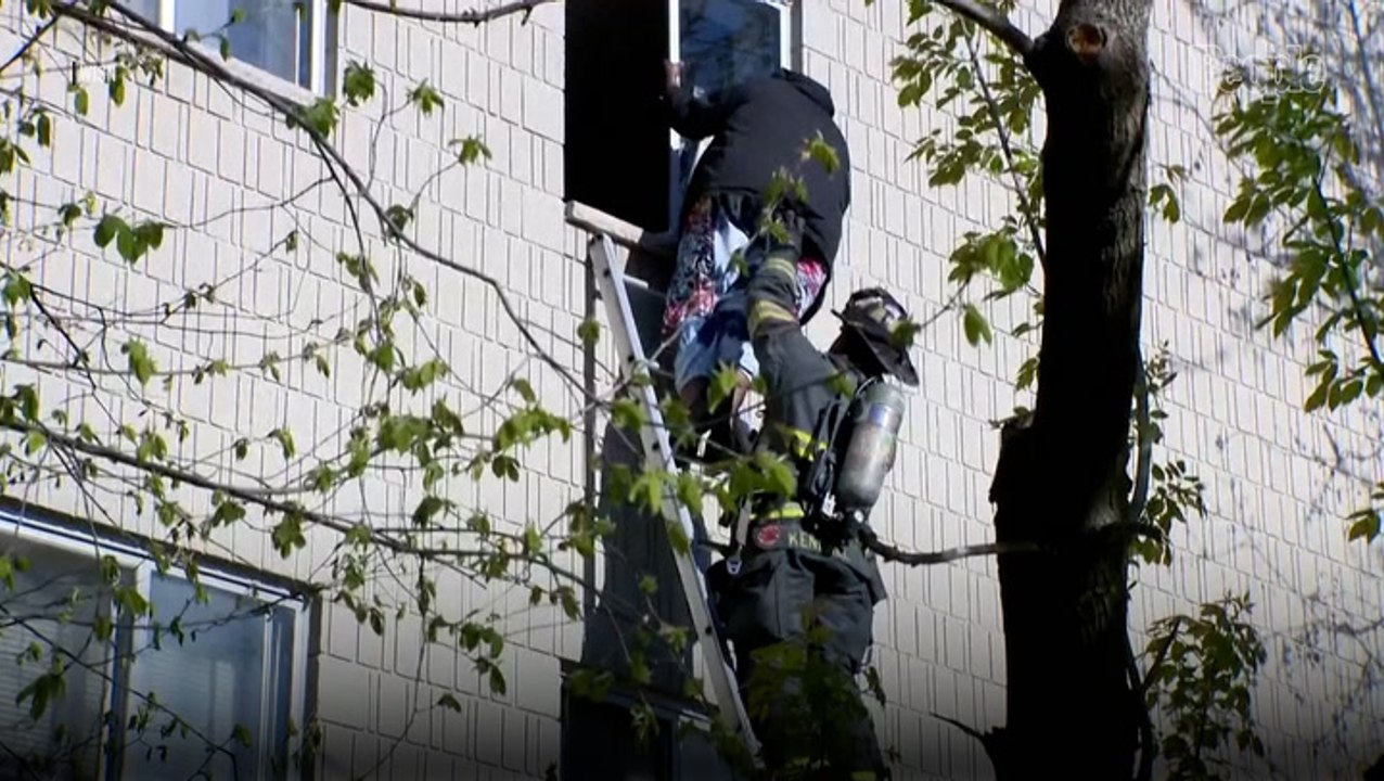 4 Dead in Mother's Day Apartment Fire in Milwaukee, Residents Jump from Building to Escape: Officials