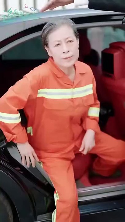 After a flash marriage, a 50-year-old CEO spoils me—my son sold me out for ¥300K, but the handyman I met turned out to be the richest man in town.