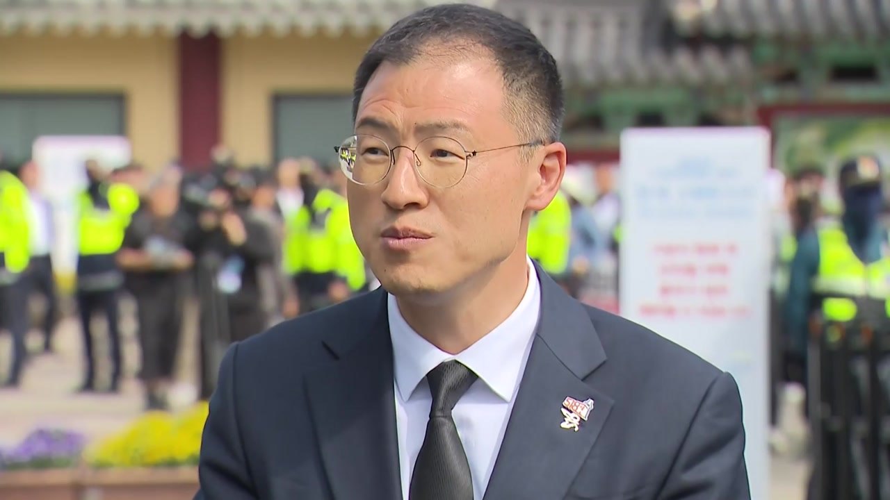 국민의힘 탈당 김상욱, 민주당 입당..."더 건강한 민주당 만들 것" / YTN