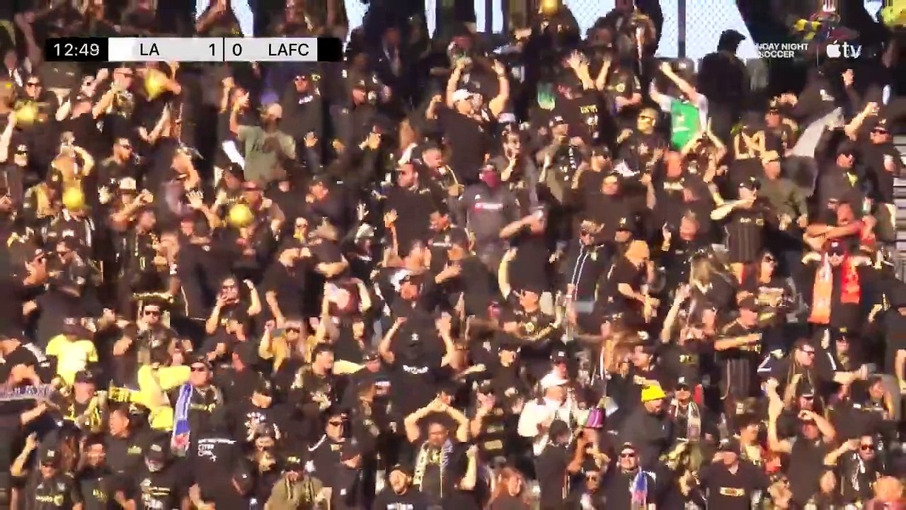 Denis Bouanga'dan perdeyi açan müthiş füze!