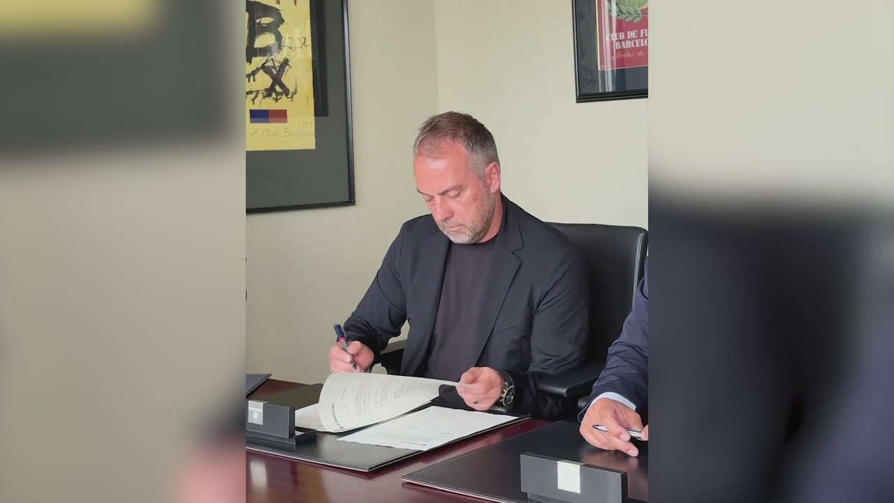 Oficial: Flick renueva hasta 2027