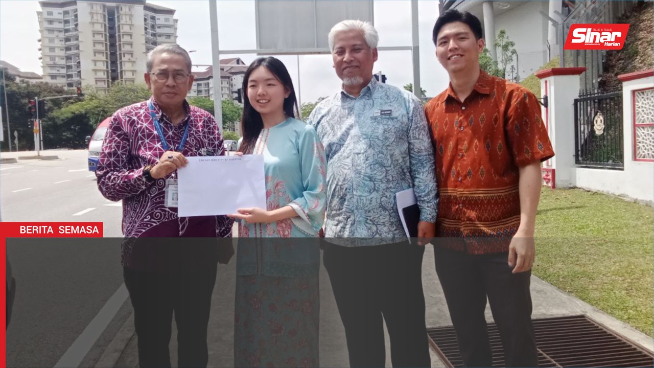 KPKT serah dokumen MyKiosk kepada SPRM