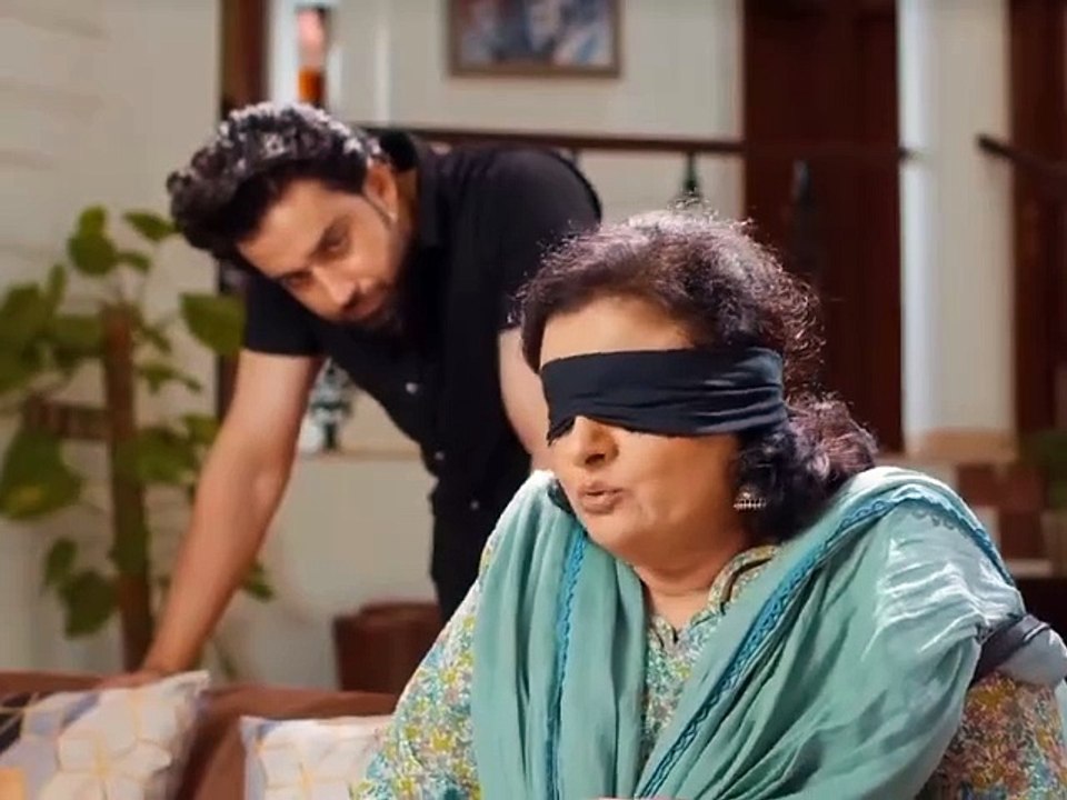 Drama Ishq-e-Murshid Scene..