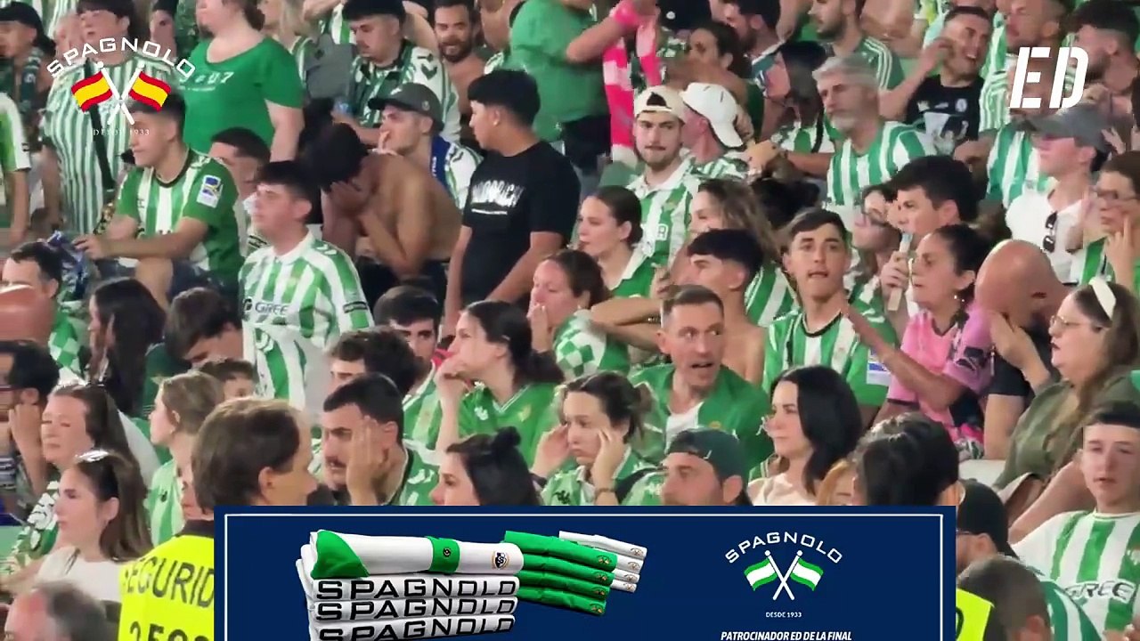 Caras de decepción en el beticismo durante la remontada del Chelsea