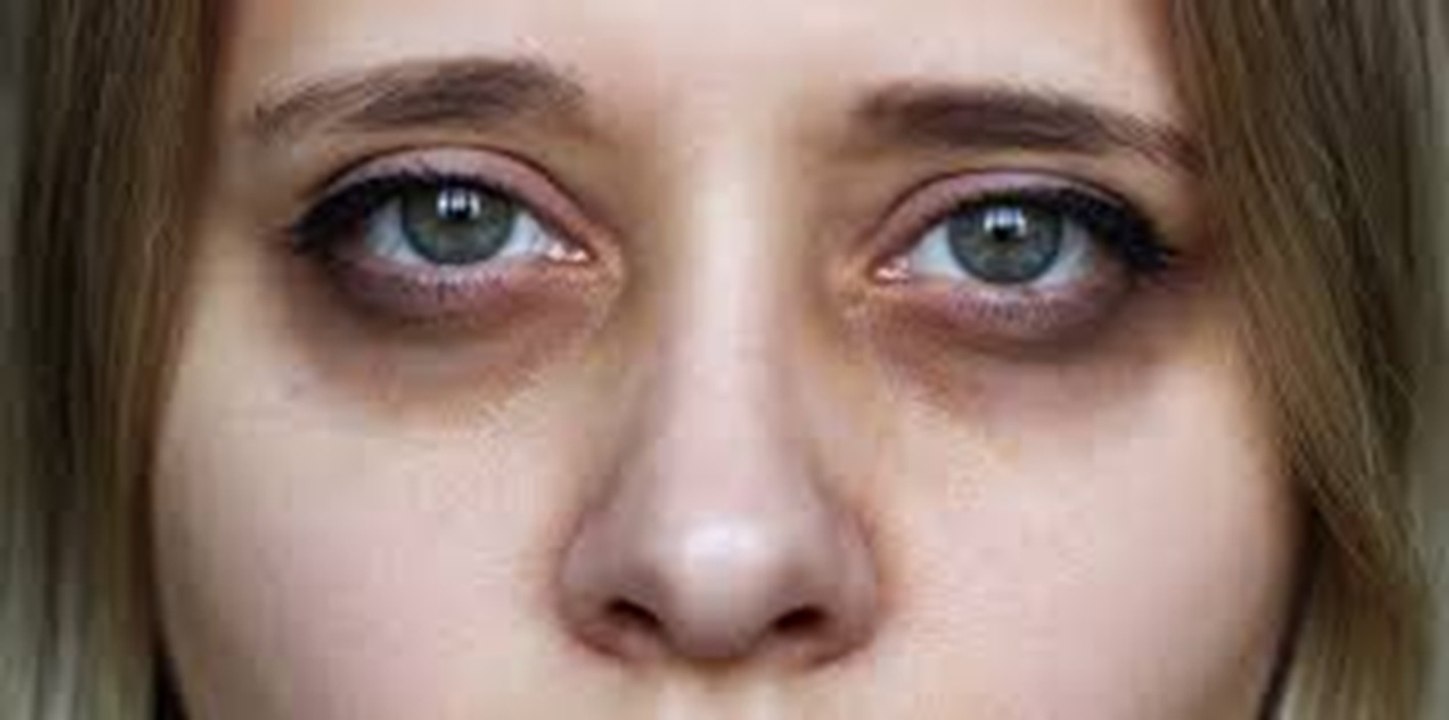 Quelqu’un l’observe dans la nuit...