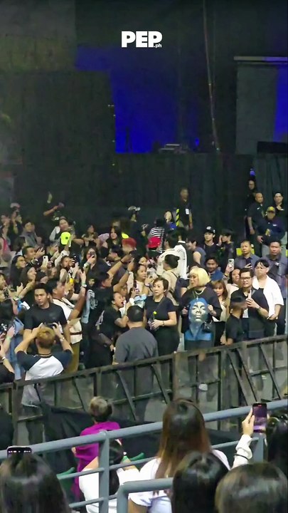 Vice Ganda arrives at SB19's concert | PEP Hot Story