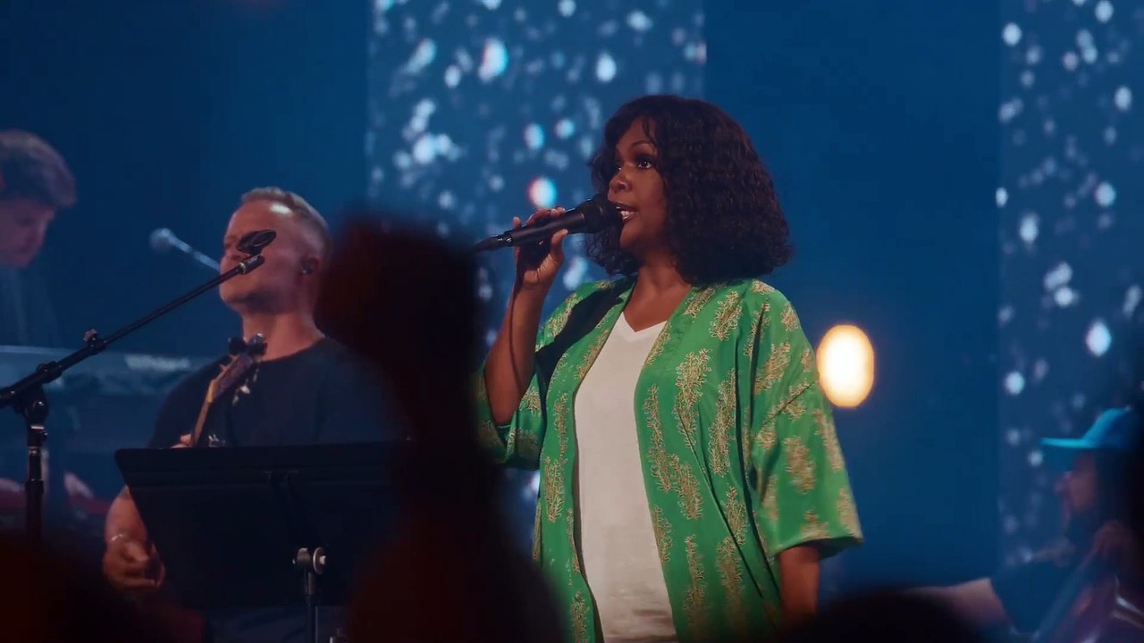 Holy Forever (Live) - Bethel Music, Jenn Johnson, feat. CeCe Winans