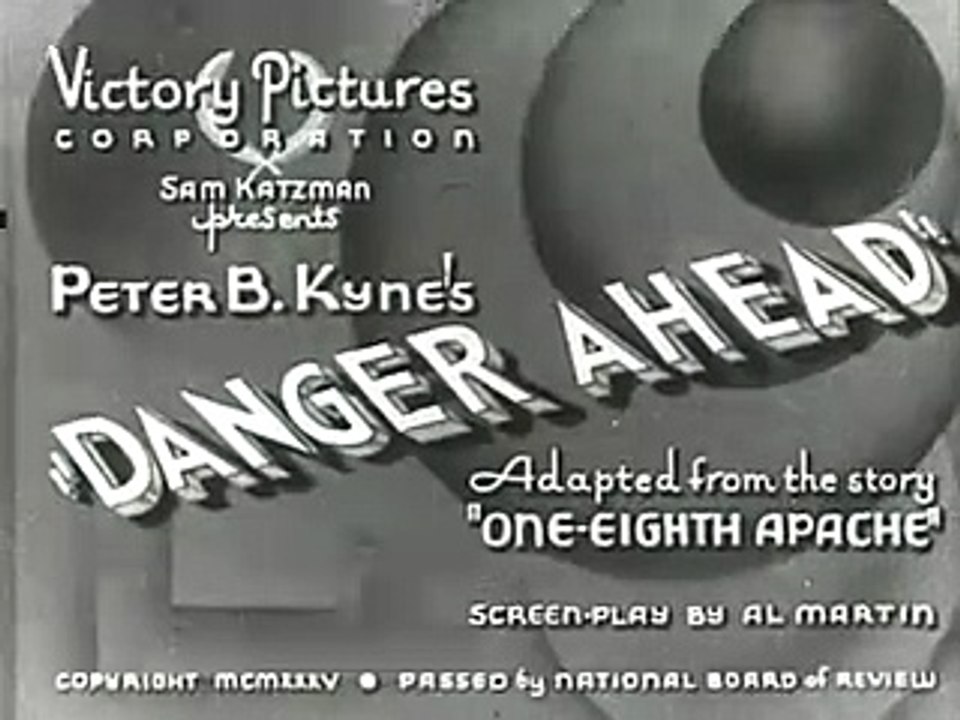 🚓 Danger Ahead (1935) | Smugglers, Schemes & Fast-Talking Reporters 🕵️‍♂️ #fullmovie #classicmovies