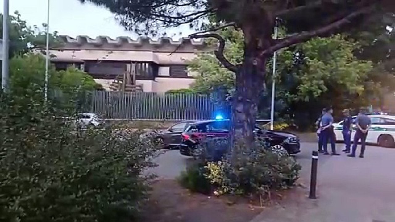 Sparatoria in viale Toscana a Rozzano