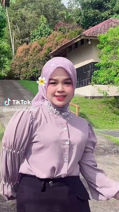 Konten musik komedi hiburan