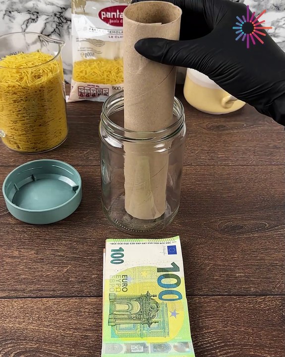 Stash your savings in plain sight💸