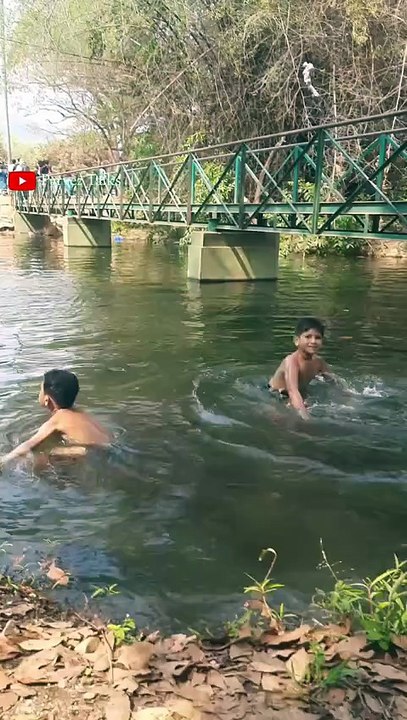 నీటి దగ్గర ఎప్పుడూ జాగ్రత్తగా ఉండాలి 🙄🙄