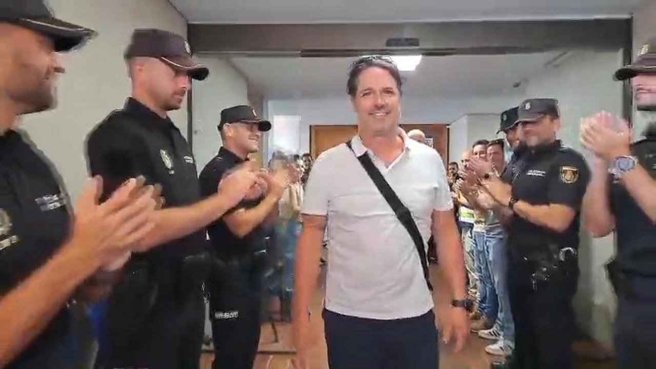 La despedida de Carlos.