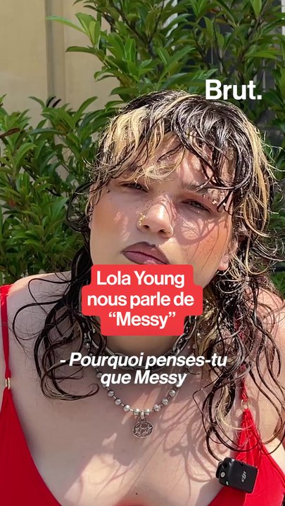 Lola Young parle de son hit "Messy".