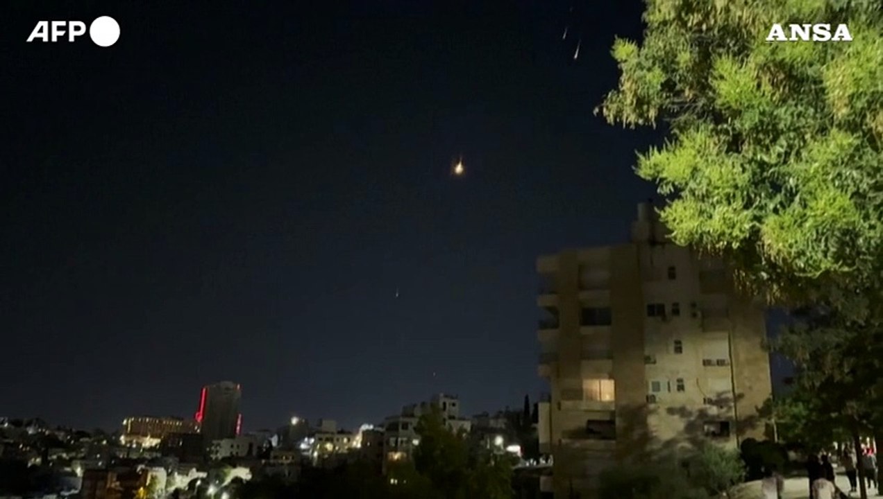 Le difese aeree giordane intercettano missili iraniani