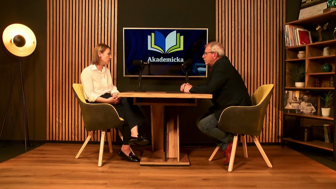 Akademicka by Kamila Bajtek – Discover the Inspiring Journey