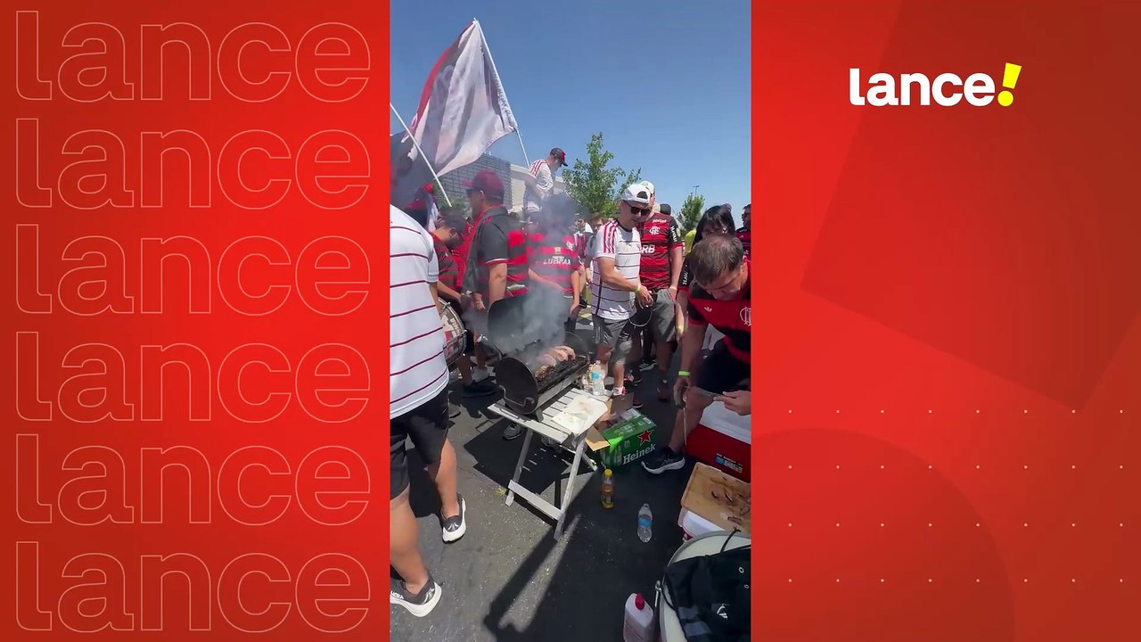 Torcedores do Flamengo fazem churrasco antes do jogo