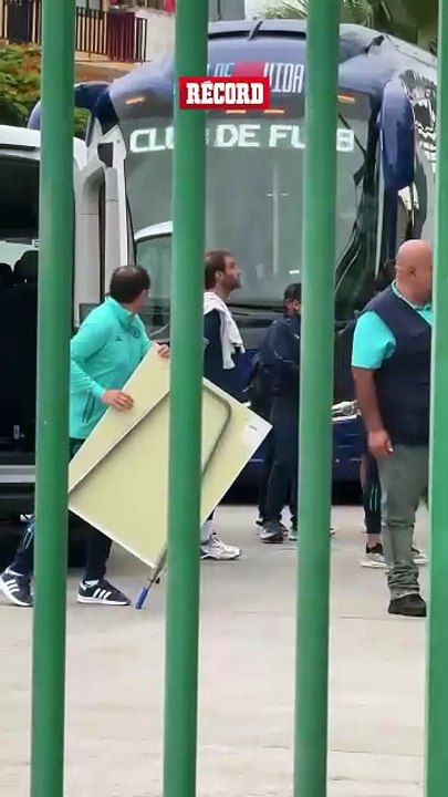 El técnico de la Máquina, Nicolás LARCAMÓN, llegó al Coruco Díaz acompañado por Iván Alonso.