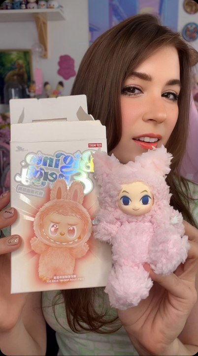 Il est pas un peu bizarre mon Labubu?? 🤔🤔🤔