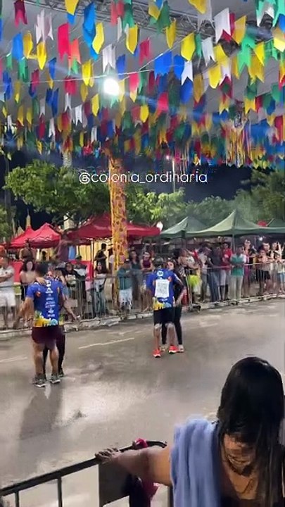 Concurso de casal que mais aguenta dançar forró no interior de Alagoas