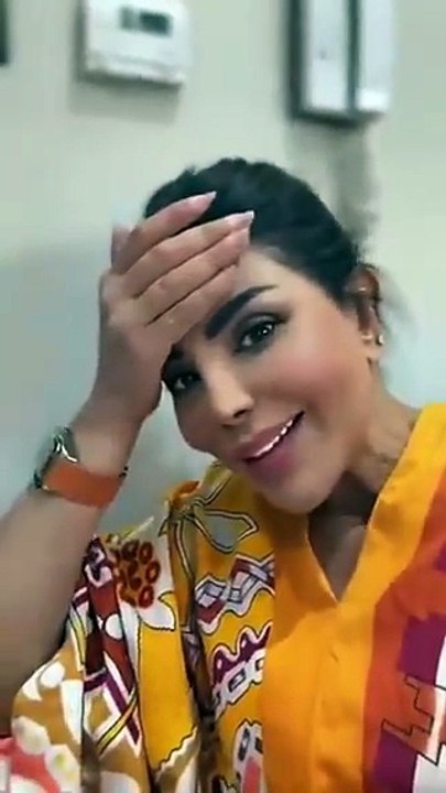 احتفال  إلهام الفضالة بخروج شجون الهاجري