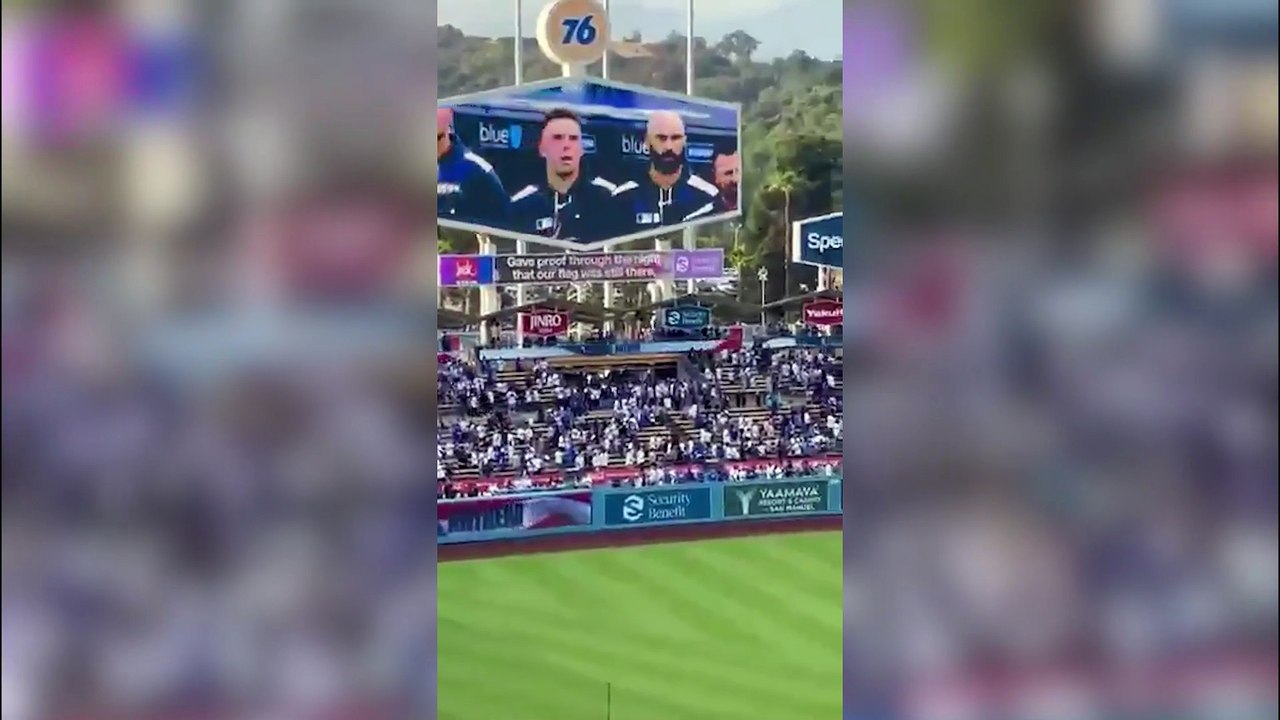Himno Nacional de Nezza en el Dodgers Stadium