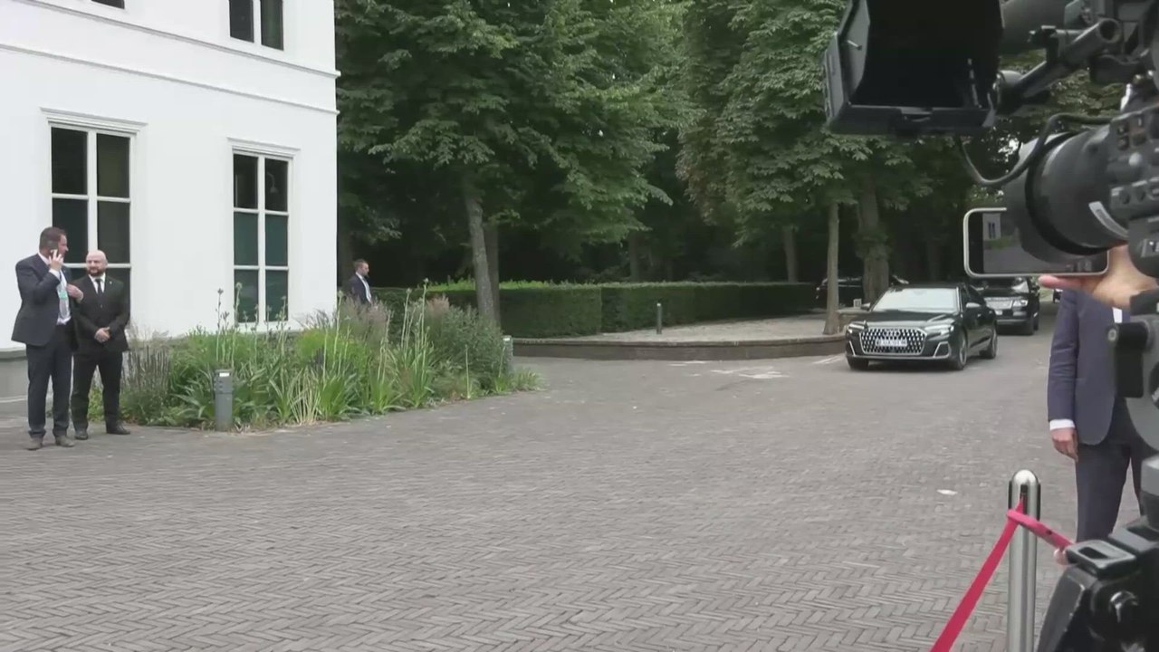 Nederlandse premier Dick Schoof verwelkomt Zelenskiy in Den Haag voorafgaand aan de jaarlijkse NAVO-top