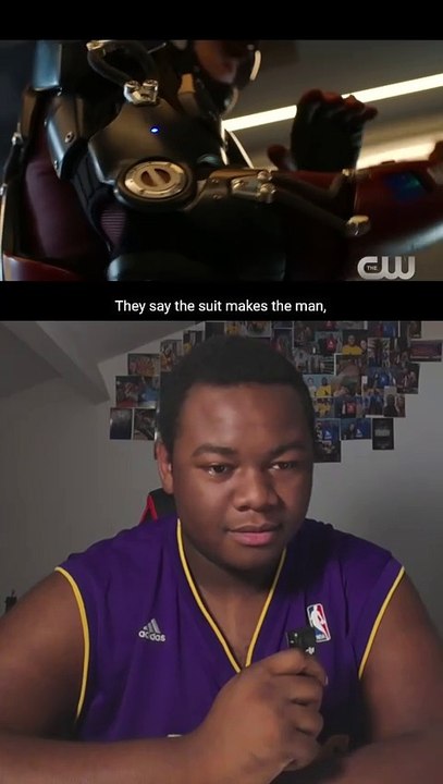 Nostalgie Arrowverse suit up