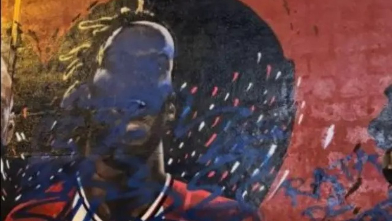 Restauran el mural de Nico Williams