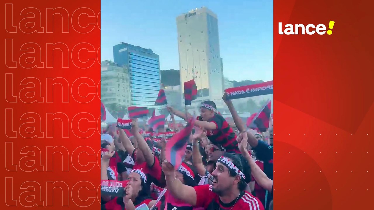 Torcida do Flamengo na Fan Zone em Copacabana
