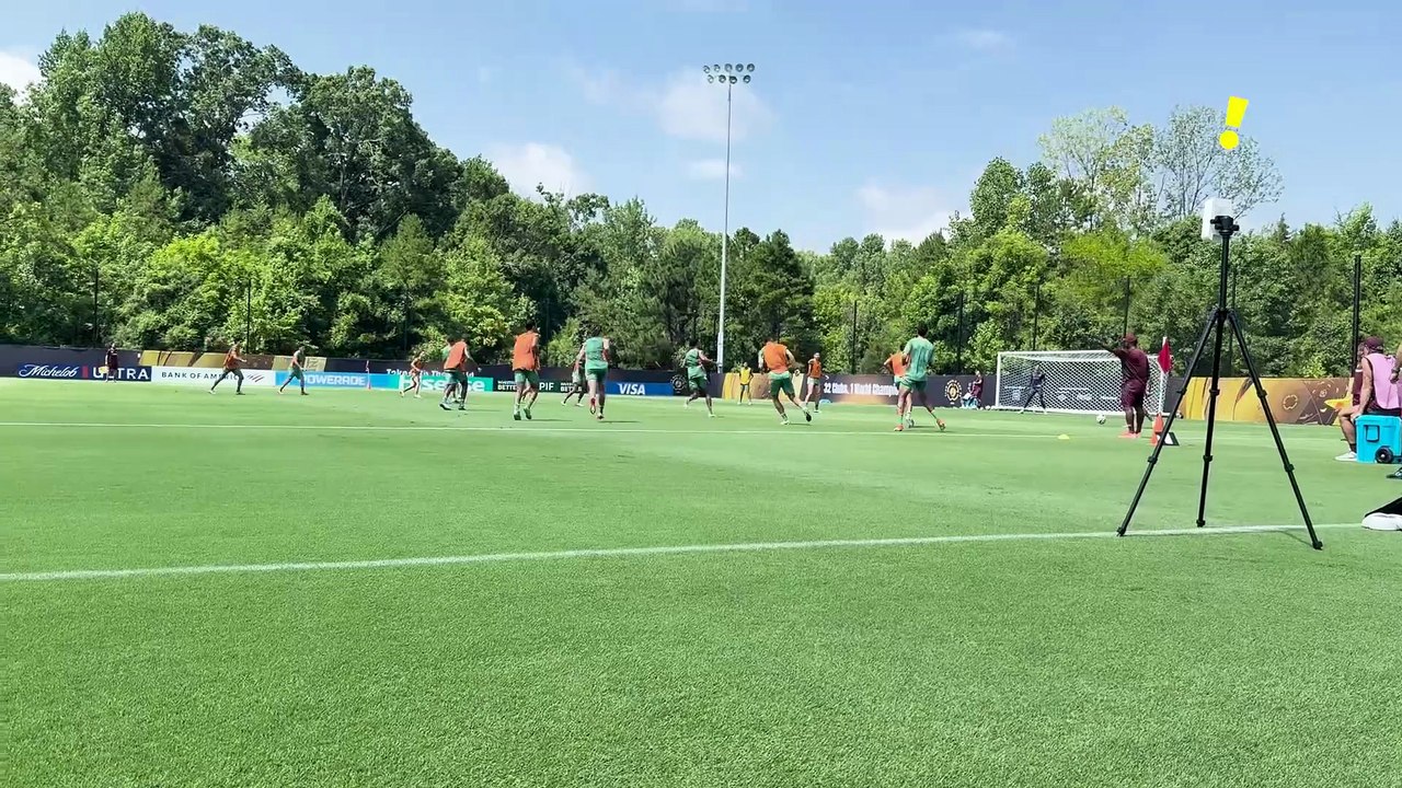 Fluminense treina após classificação