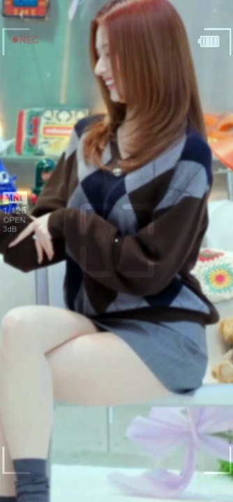 트와이스 사나 요망한 허벅지