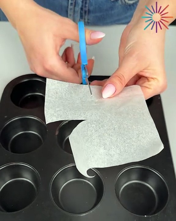 Quick cupcake tray hack🧁