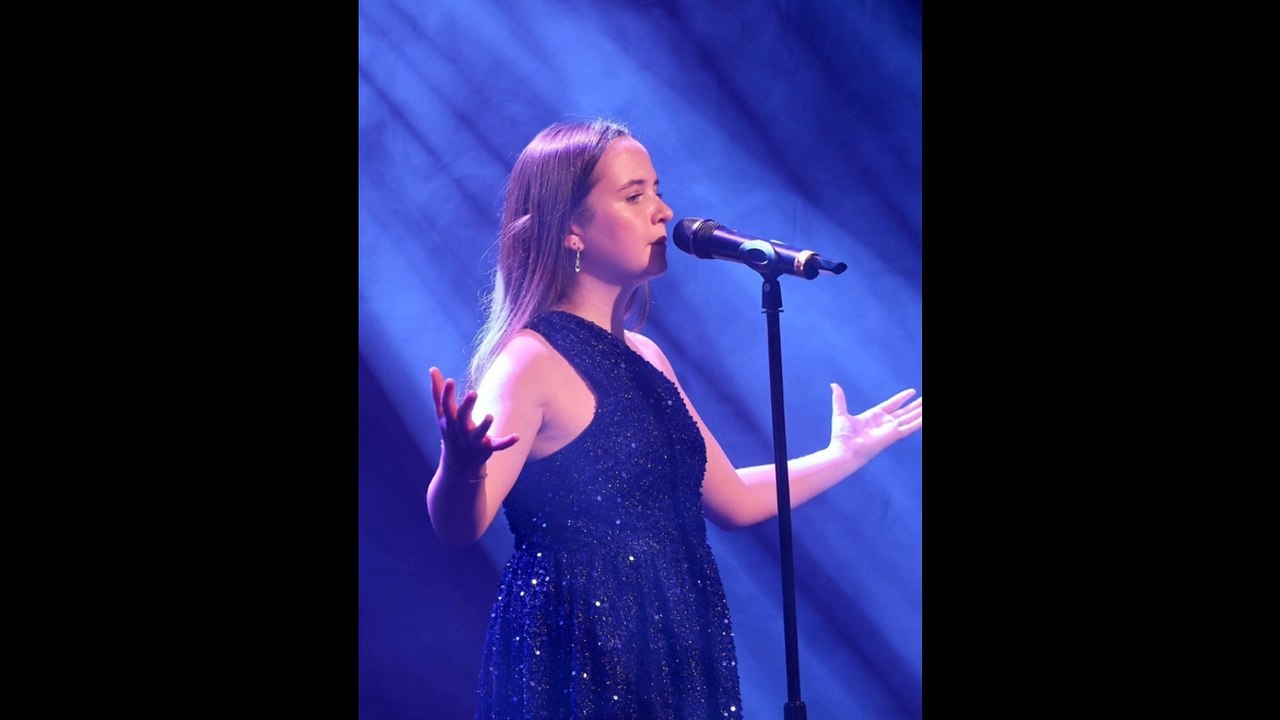 INTERVIEW TARA SINGS