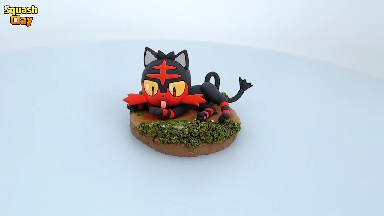 Making cute Litten Pokemon licking its feet